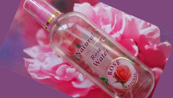 Бутылочка с розовой водой