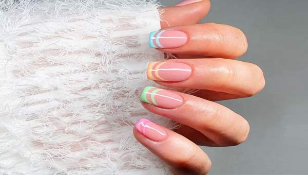Полосатые цветные ногти